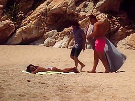 Mulatto Chick Fucks With Stranger On Coordcom The Beach At High Rocks With Antonio Ross